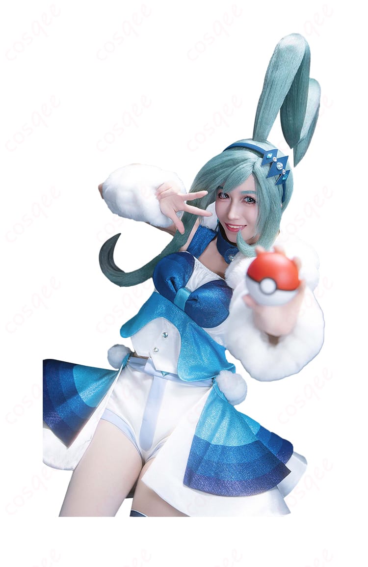 ポージングを含む全身着用カット。ステージ映えするシルエット確認用