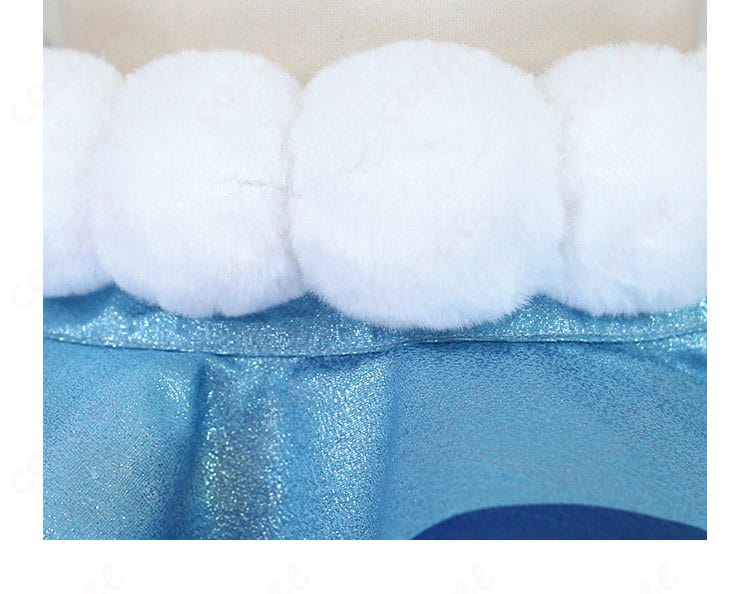 腰元のポンポン装飾ディテール。揺れ感と取り付け強度の確認