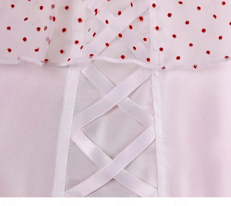 スカートのメッシュ風装飾ディテール(透け感テクスチャ)