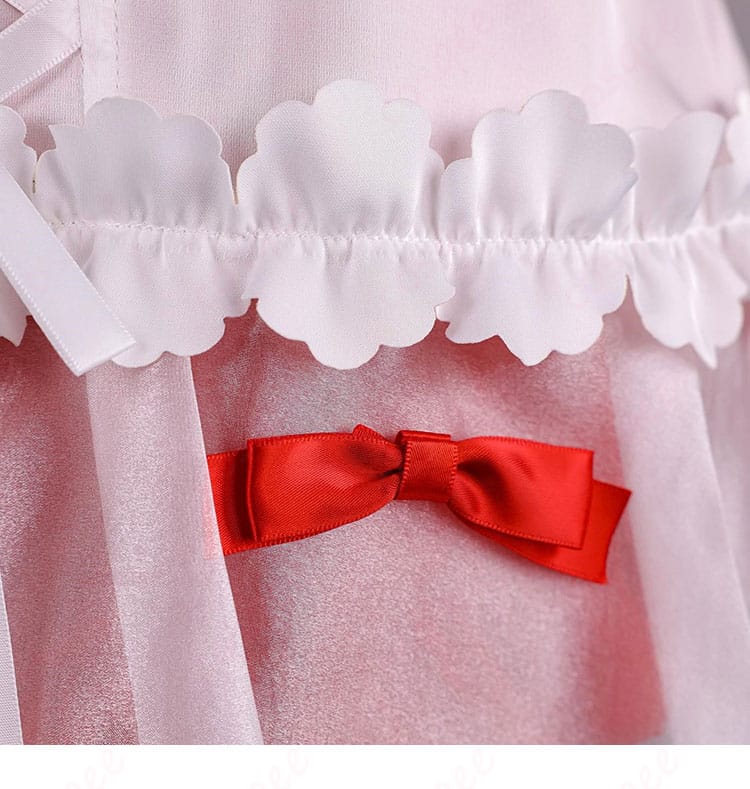 スカート装飾の近接(フリル層とカラーブロック)