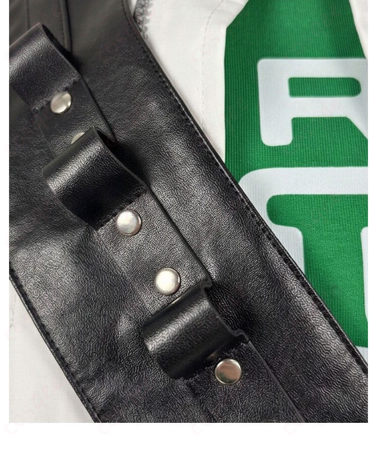 斜めベルトアクセサリーの長さ調整金具ディテール