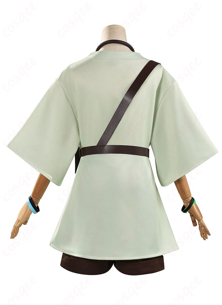 レムリン衣装の背面全体像：バックシルエットとレッグカバー配置