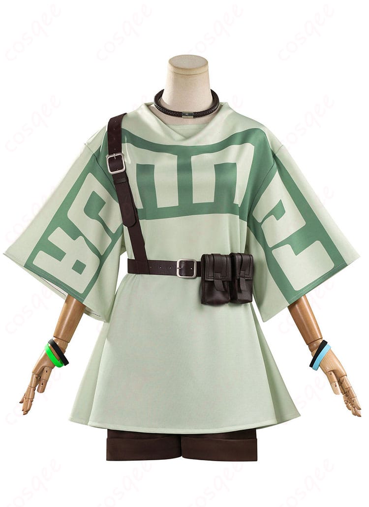 レムリン衣装のトップスとショートパンツの正面全体像（シルエット重視）