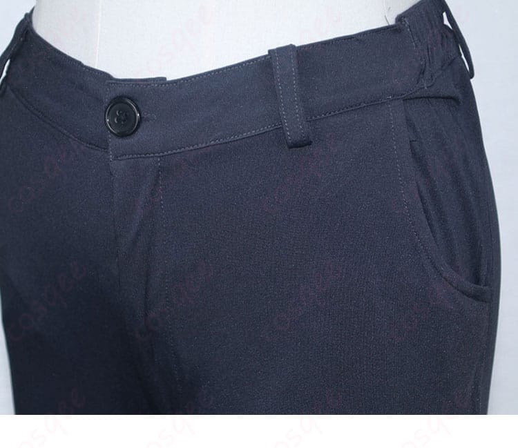 パンツの装飾と生地感のディテール