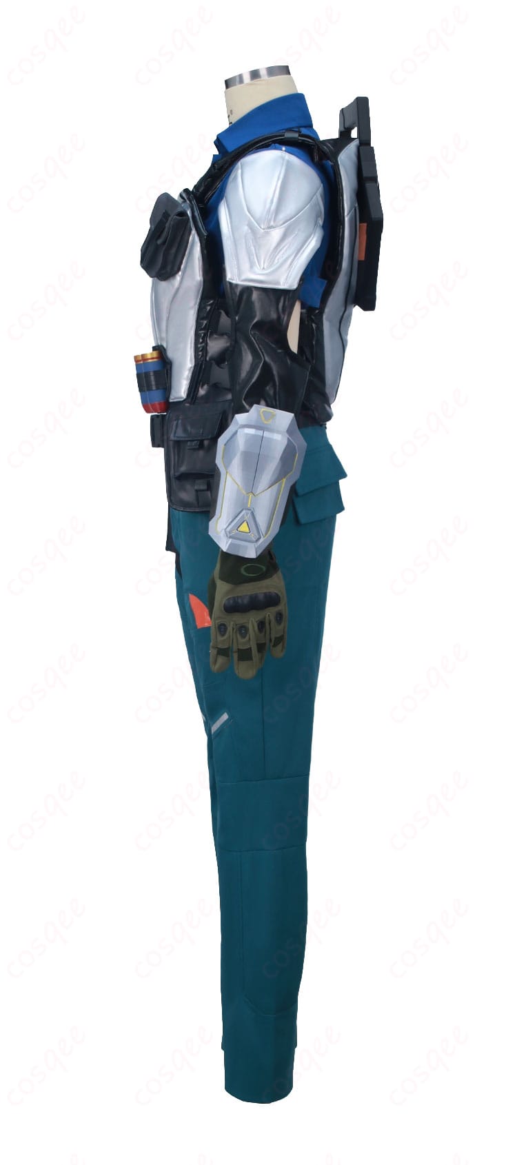 袖口と袖パーツの装飾ディテール（縫製と意匠の近接）