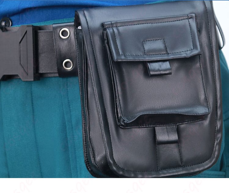 ウエストポーチ装飾ディテール（固定と容量感）