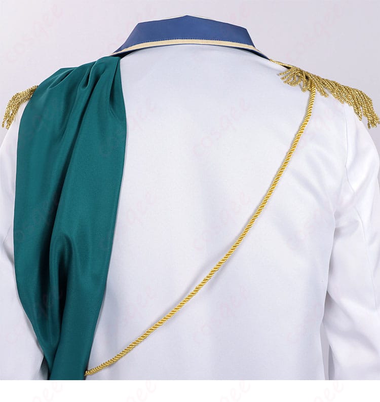 背肩部の飾り意匠とヨークの縫製アップ