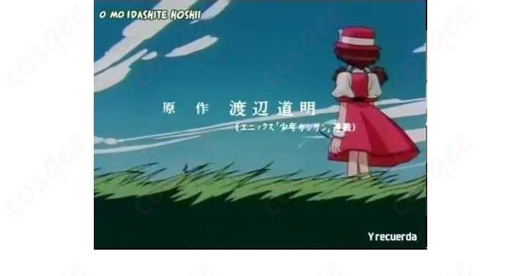 フルート衣装の背面ディテール。開閉部の位置や背面装飾、シルエットの流れが分かる背面写真。