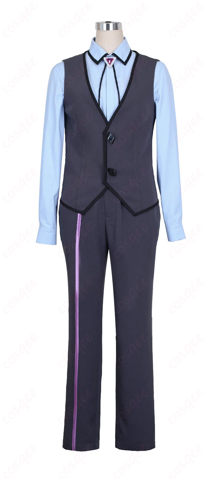 ベスト表面の装飾ディテールとボタン周りの意匠