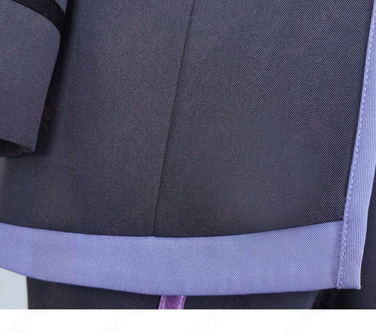 コート裾の装飾ラインとヘムの仕上げ