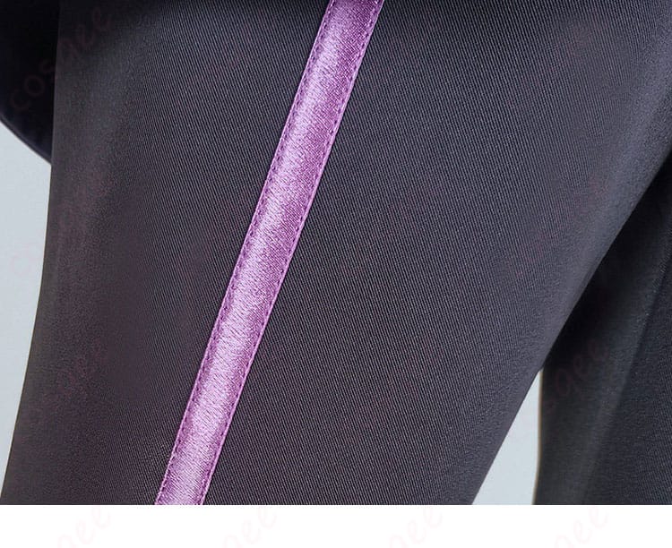 パンツのパープルストライプ装飾とラインの太さ