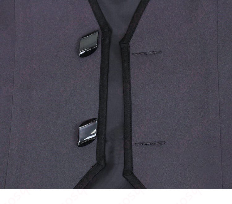 ベスト前立てとボタン装飾の細部アップ