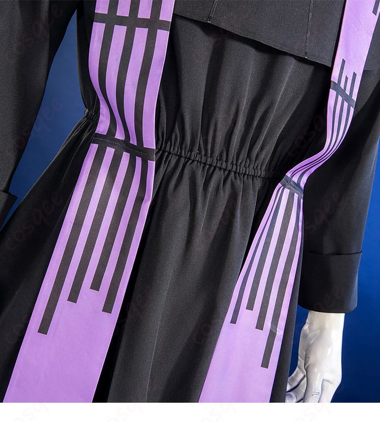 腰回り装飾の拡大。ベルト位置とウエストの収まりを表現