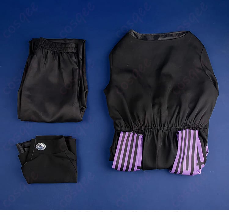 セット内容一式の平置き画像。上着・ズボン・肩掛けの3点構成