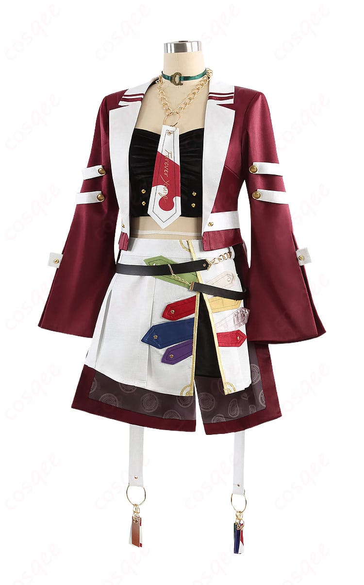 左側から見た袖口や斜め装飾のディテール