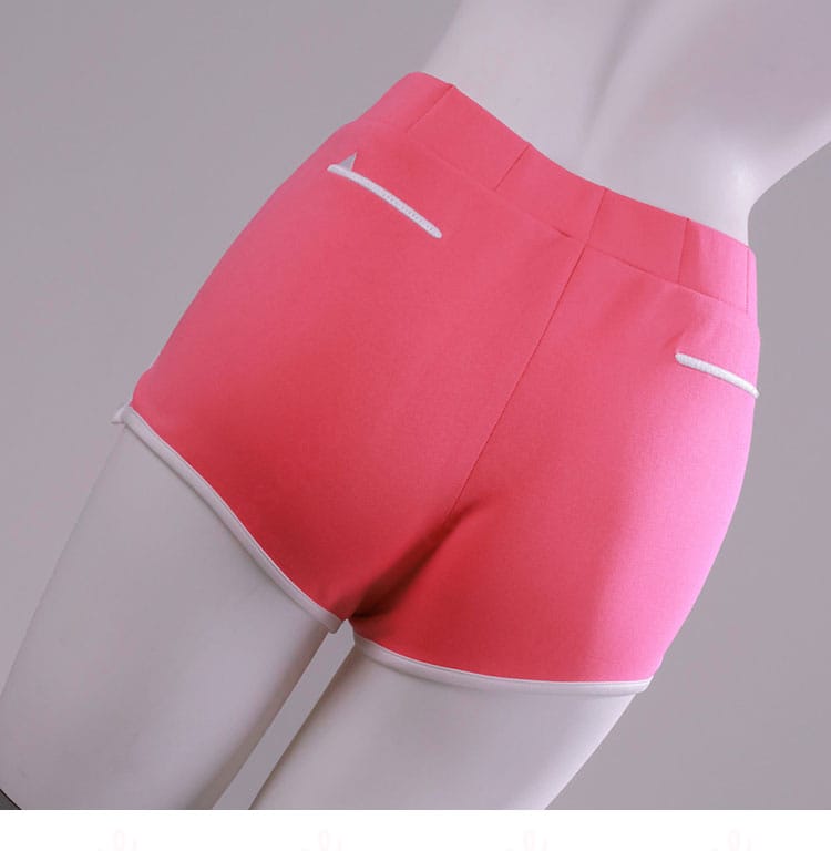 ショートパンツ背面にある装飾のディテール