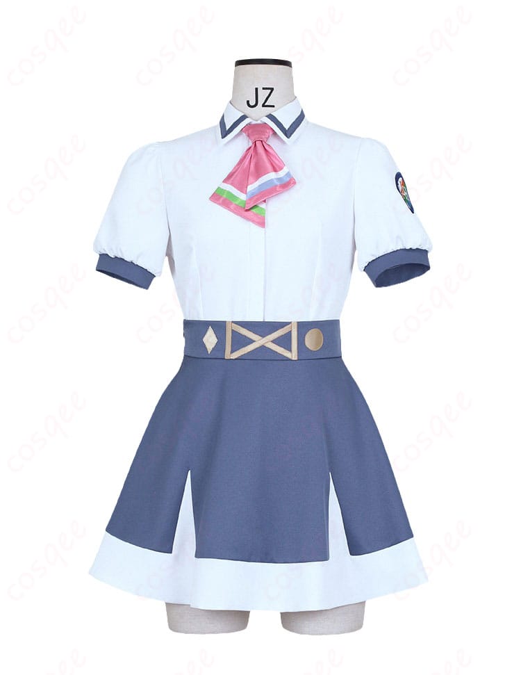 COSQEE 学園夏制服コスプレの正面全体。薄手シャツとプリーツスカート、スカーフのバランスが分かる構図。