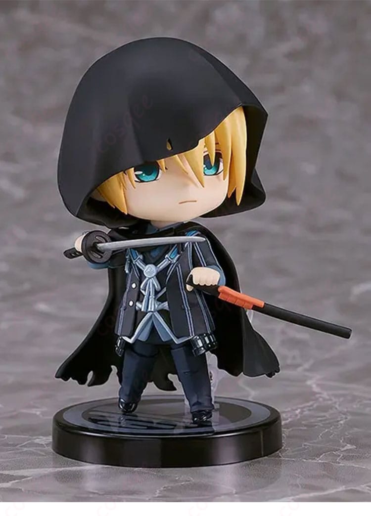 山姥切国広の黒装束(舞台版)コスプレ一式を着用したイメージカット。深いフードとマントでクールな佇まいを表現。