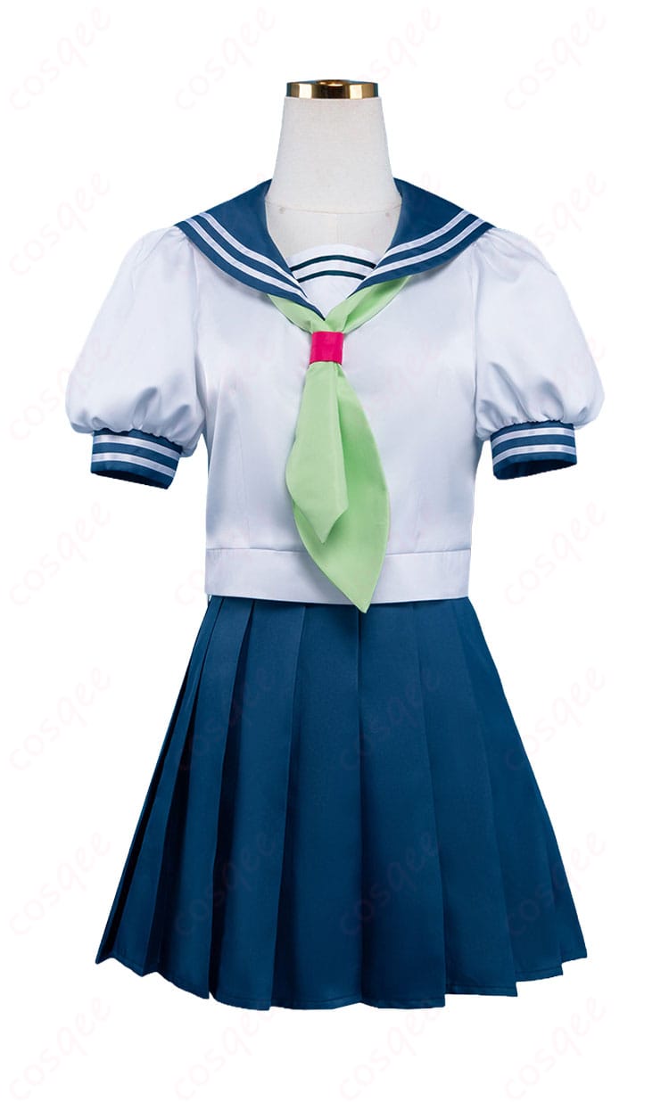 鈴木みゆ セーラー服の正面全体写真。襟ラインとスカーフのバランスがわかるフロントビュー。