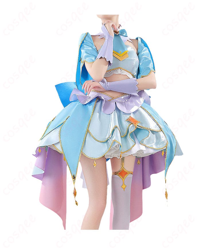 キュアエクレール 変身ドレスの側面。スカートのハリ感とケープの落ち感、シルエットの奥行きを表現。