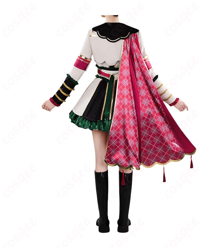 マルシュロレーヌ勝負服コスプレの背面全体とマントのドレープ