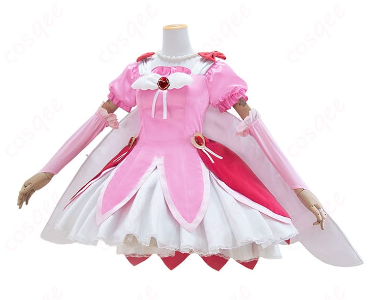 桜あかり 変身衣装の側面。スカートの広がりと肩用リボン、マントの落ち感を示すビュー。