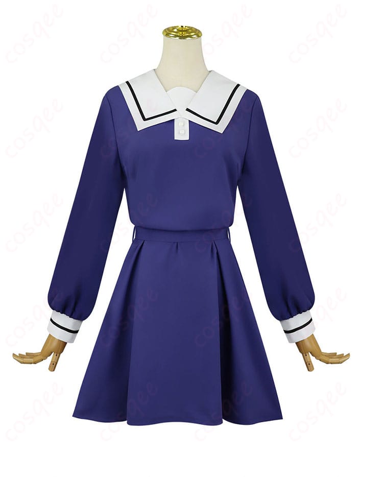 ワンピースとベルトで整えた学園制服コスプレ衣装の正面ディテール