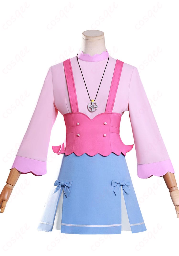 明智アンナ 私服コスプレ衣装の正面全身スタイル