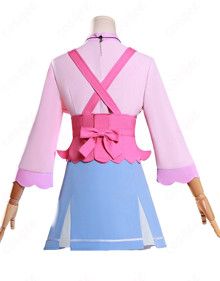 明智アンナ 私服コスプレ衣装の背面全体と丈感