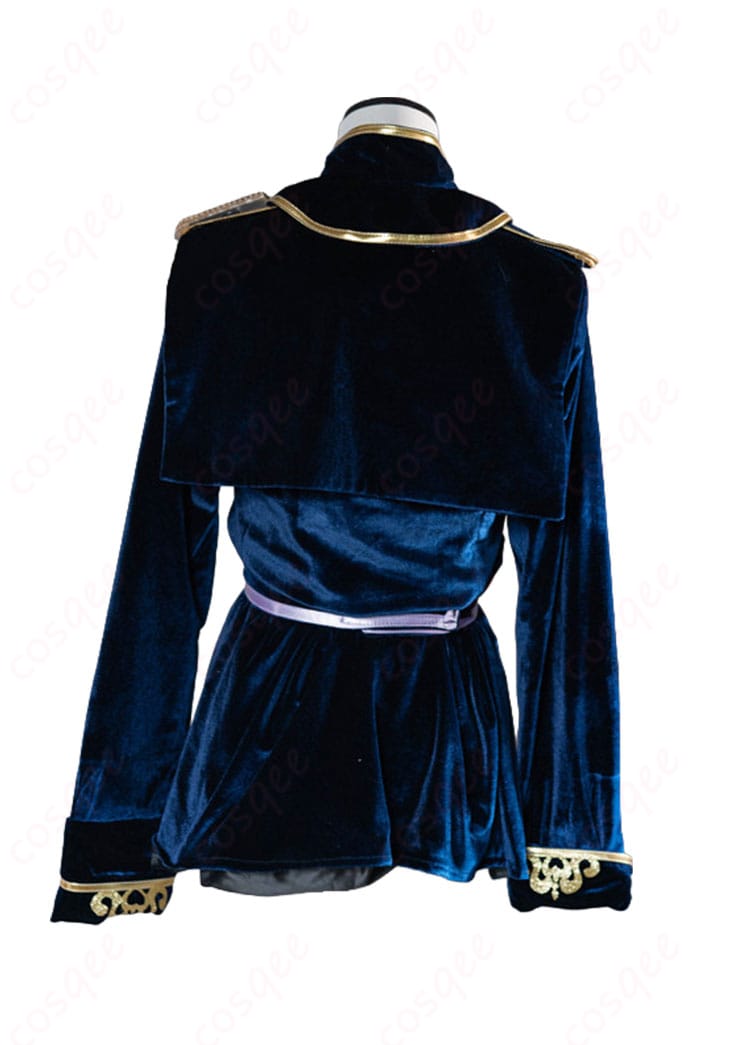 ブレイド 小さな女の子衣装の背面。背ファスナー位置と後ろ身頃のラインを確認できる画像