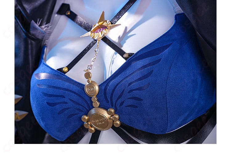 ガルブレーナ コスプレ衣装の胸元チェーンとビスチェの細部