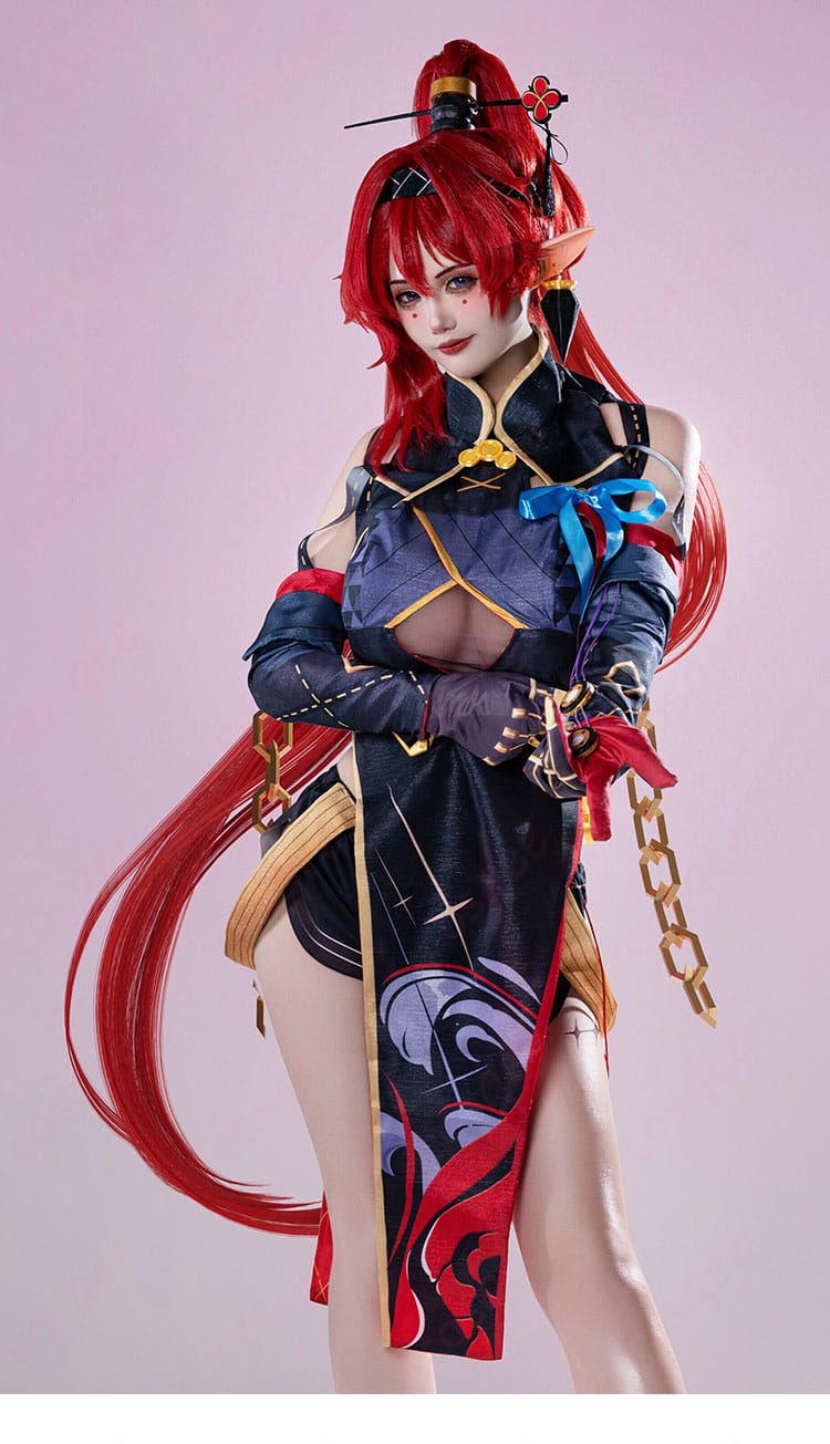 吟霖コスプレ衣装を着用した正面のディテール。高コントラスト配色と袖カバーを確認できる画像