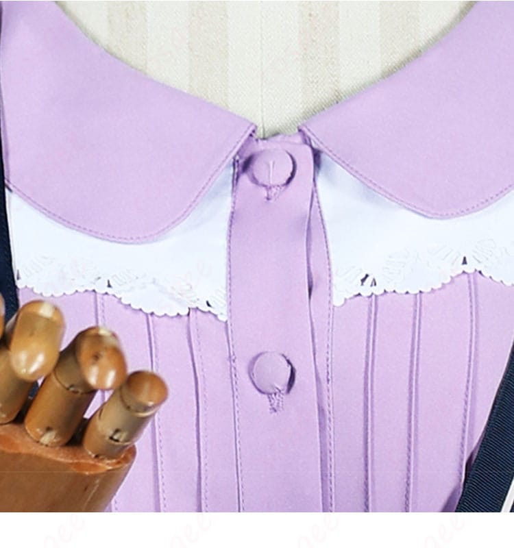 飛鳥湊 私服Ver.ブラウスのフロントボタンディテール