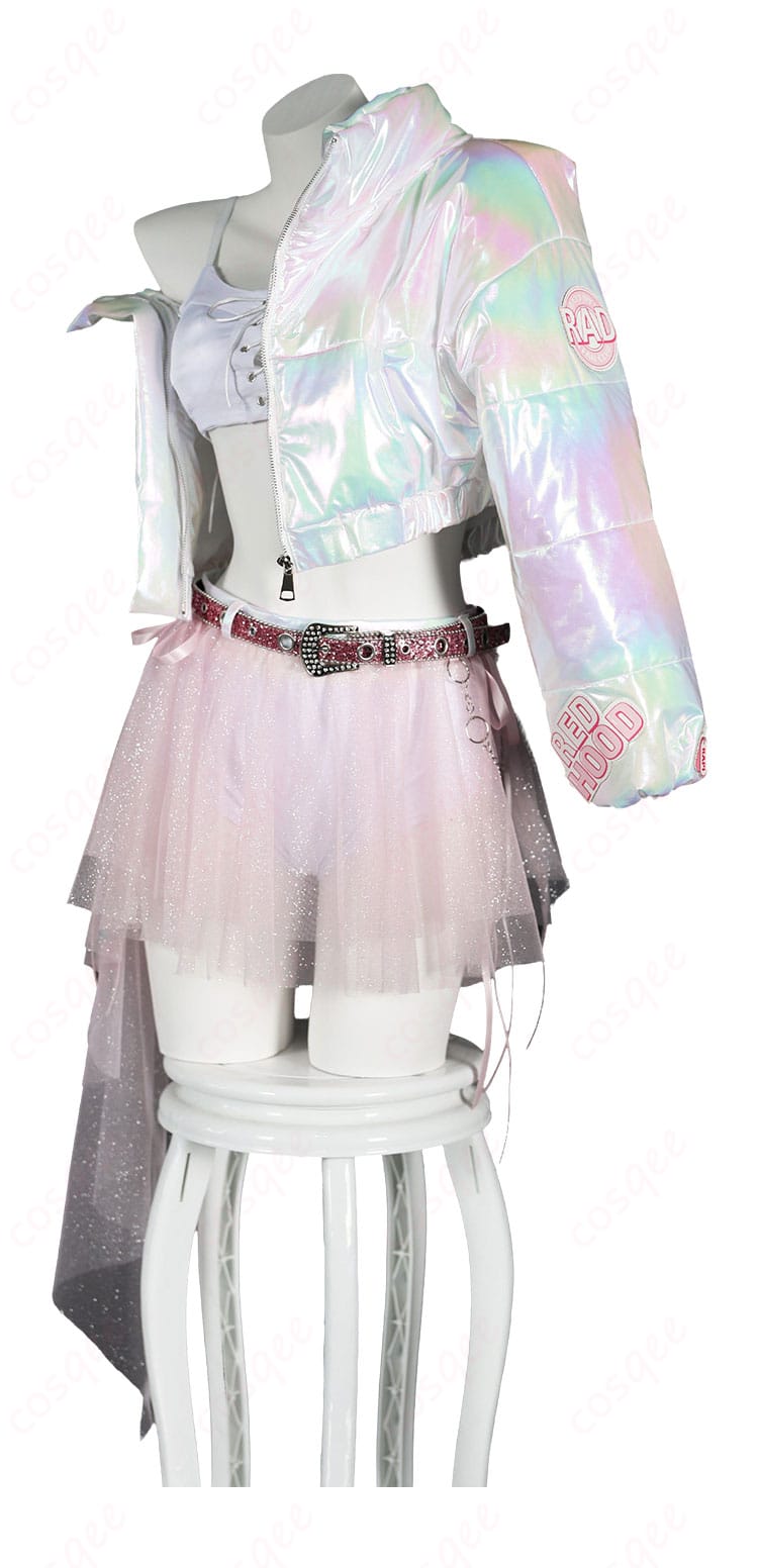 ラピ：レッドフードのアイドル風コスプレ衣装を側面から見たシルエット