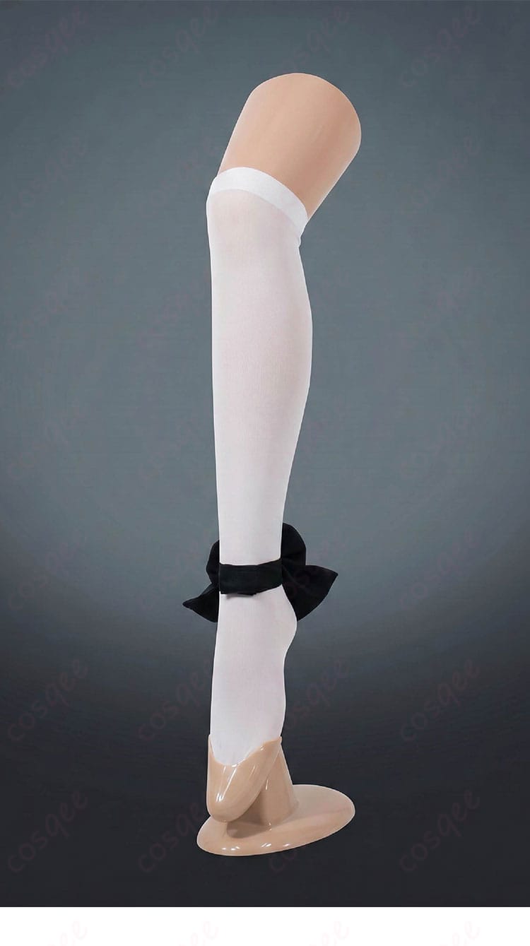 儒烏風亭らでん メイド服コスプレ衣装に付属する白色ロングソックスのディテール