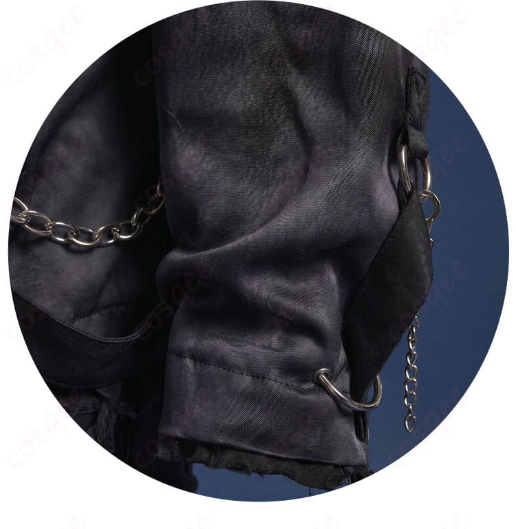 ゲーマー衣装の袖まわりに付くアームベルト装飾のディテール