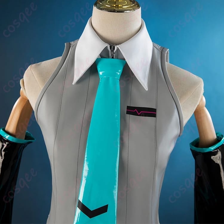 初音ミクV6のパッケージビジュアルを再現する爽やかクールなコスプレ衣装 - 4枚目の画像