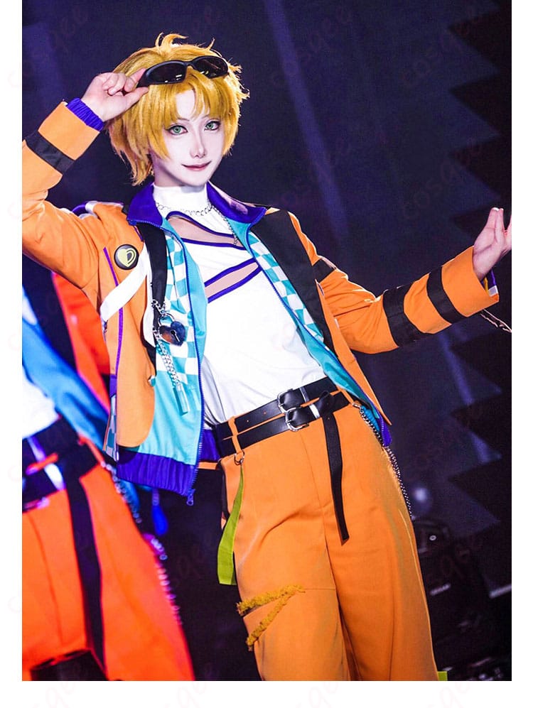遊木 真コスプレ衣装の斜め方向から見たレイヤードスタイル