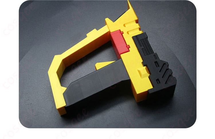 クロージャ衣装に付属する工具風小道具のディテール