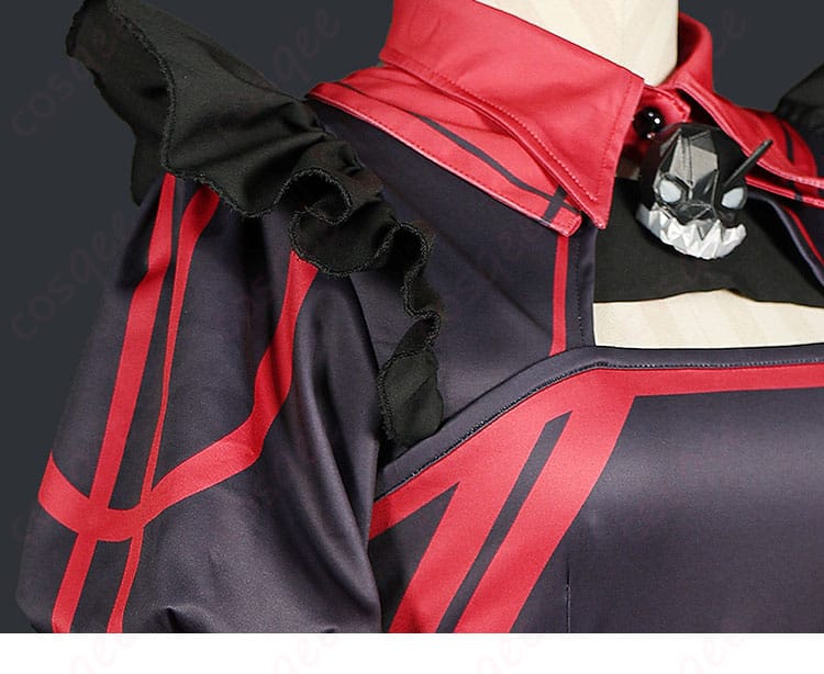 メイド・フォー・ヴィラン衣装の肩周りに施された装飾ディテール