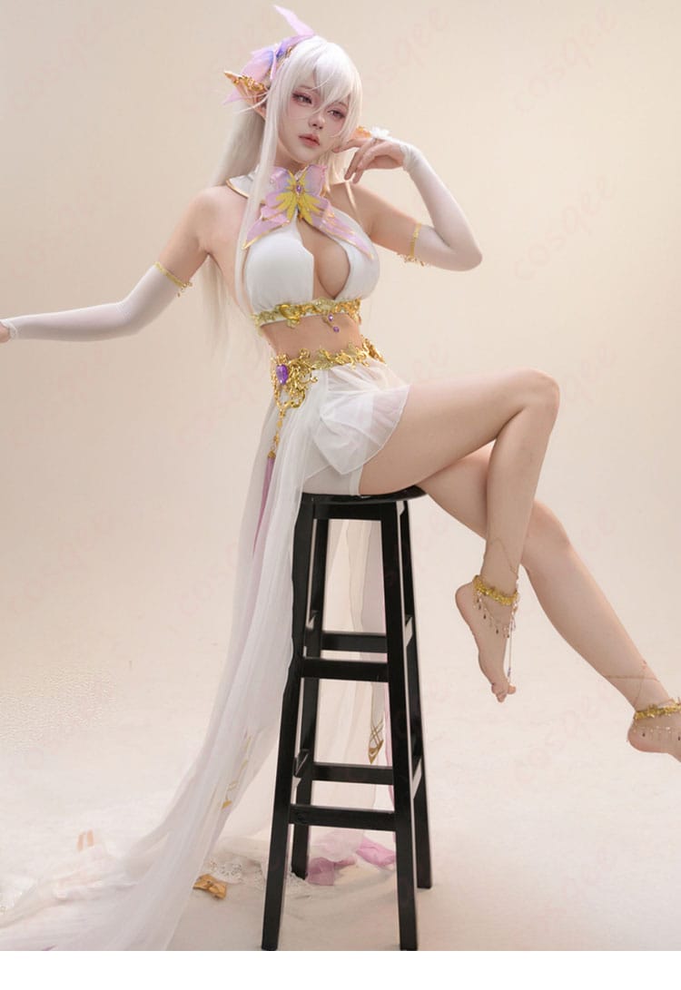 アルビオンのコスプレ衣装の裾に施された装飾の詳細