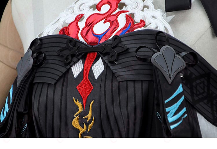 鎖暝コスプレ衣装のスカートと襟元の装飾
