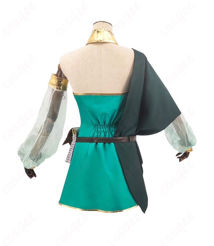 プリコネR コッコロ コスプレ衣装 背面ビュー ― マントとポーチ位置を確認