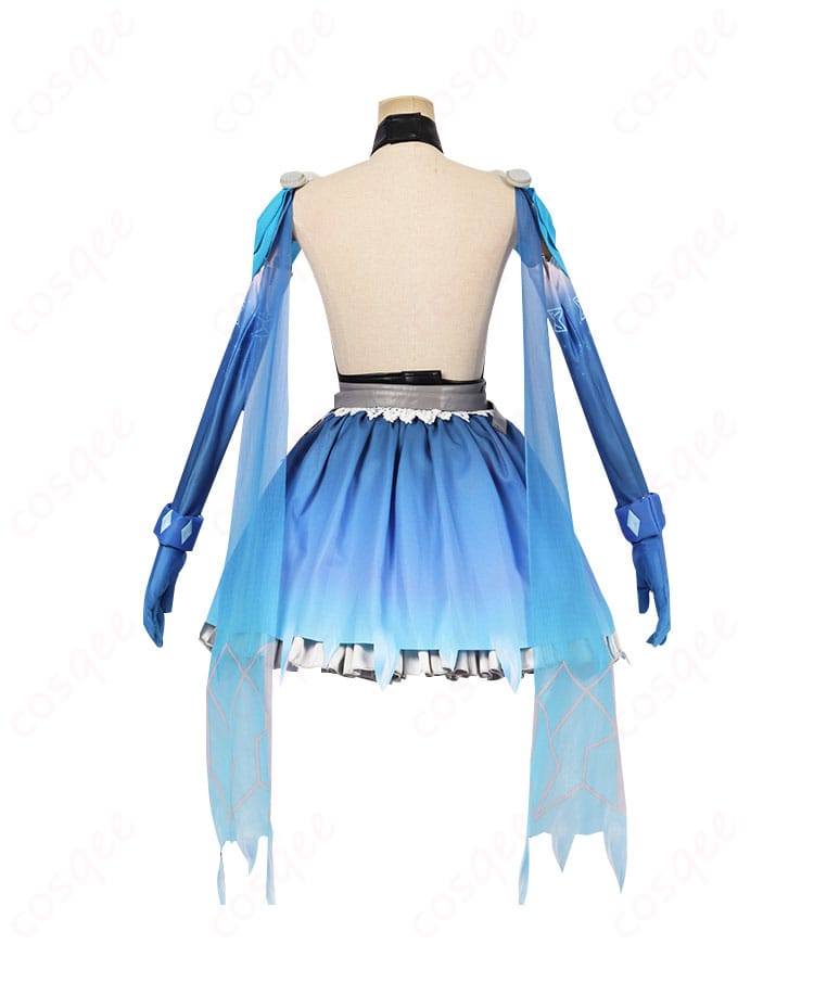 Tower of Fantasy メリル コスプレ衣装 背面画像|細部にまでこだわったコスプレ衣装の後ろ姿をチェック