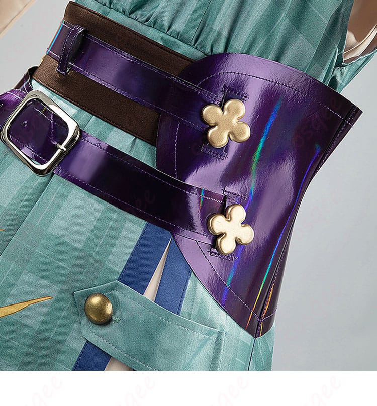 ウエストのベルト装飾の細部画像。シンプルでスタイリッシュなデザイン。