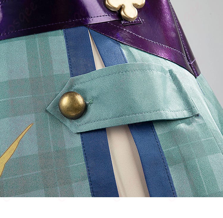 エナー・アールウェット コスプレ衣装のボタンの細部画像。精密な仕上がり。