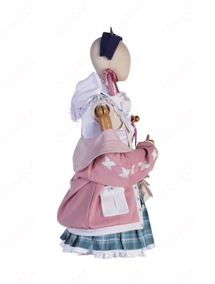 ミリー・パフェコスプレ衣装右側の画像。エプロンとマフラーが魅力的に見える角度。