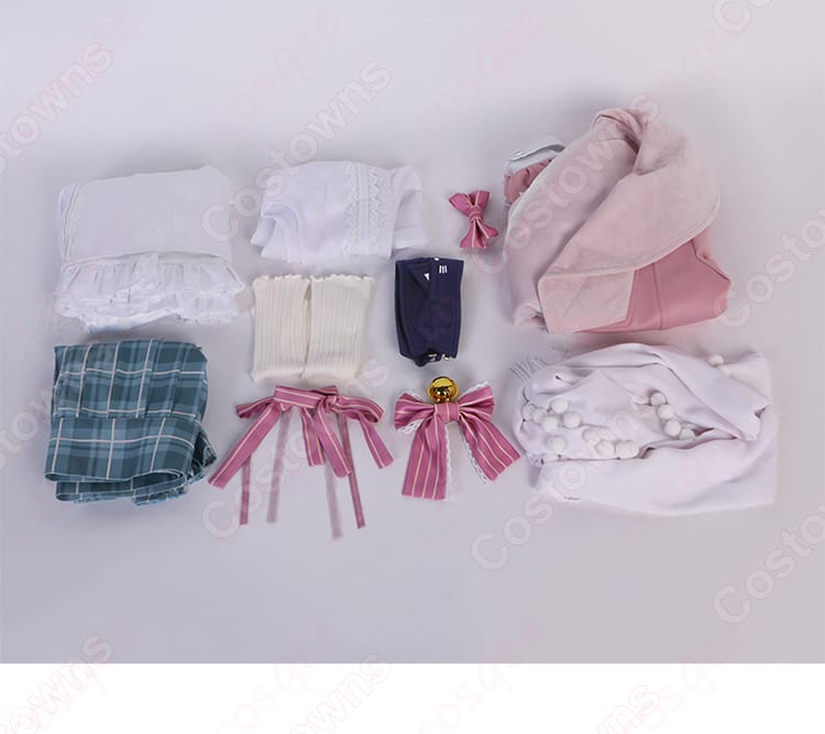 ミリー・パフェコスプレ衣装の全体セット内容。スカート、インナー、髪飾り、マフラーなどがセットです。