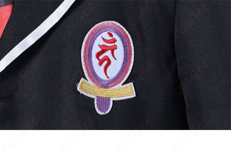 青の祓魔師 奥村燐 コスプレ衣装 胸元のマーク装飾細部 - 高品質な刺繍でリアルに再現された胸元のアイコン。