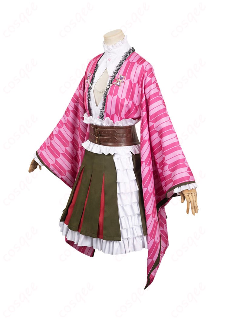 鬼滅の刃 甘露寺蜜璃 コスプレ衣装 左側図。側面から見ても完璧な仕上がり。細部にわたる再現度。